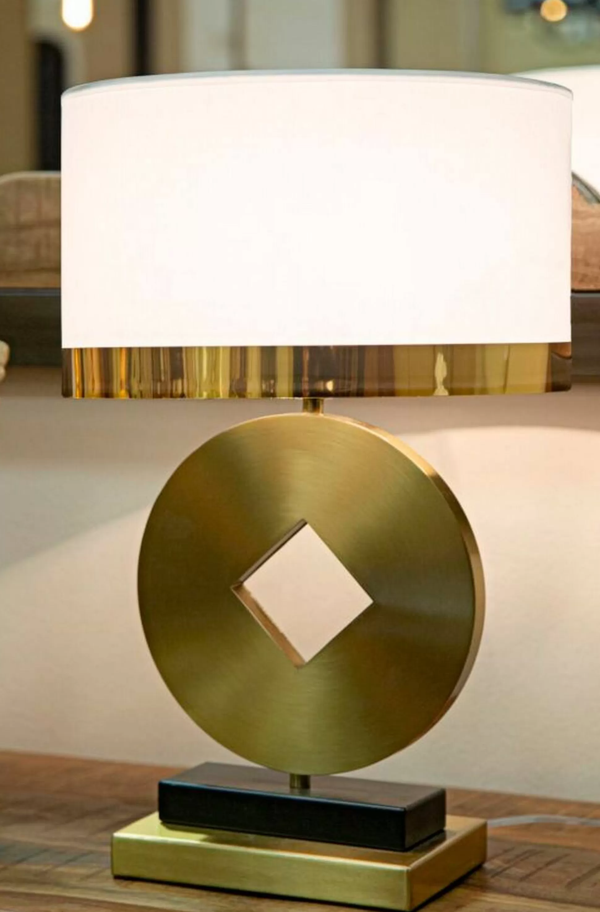 Dmora Lampade Da Tavolo<Lampada da tavolo Papier, 30x30 h53 cm, Bianco e Oro