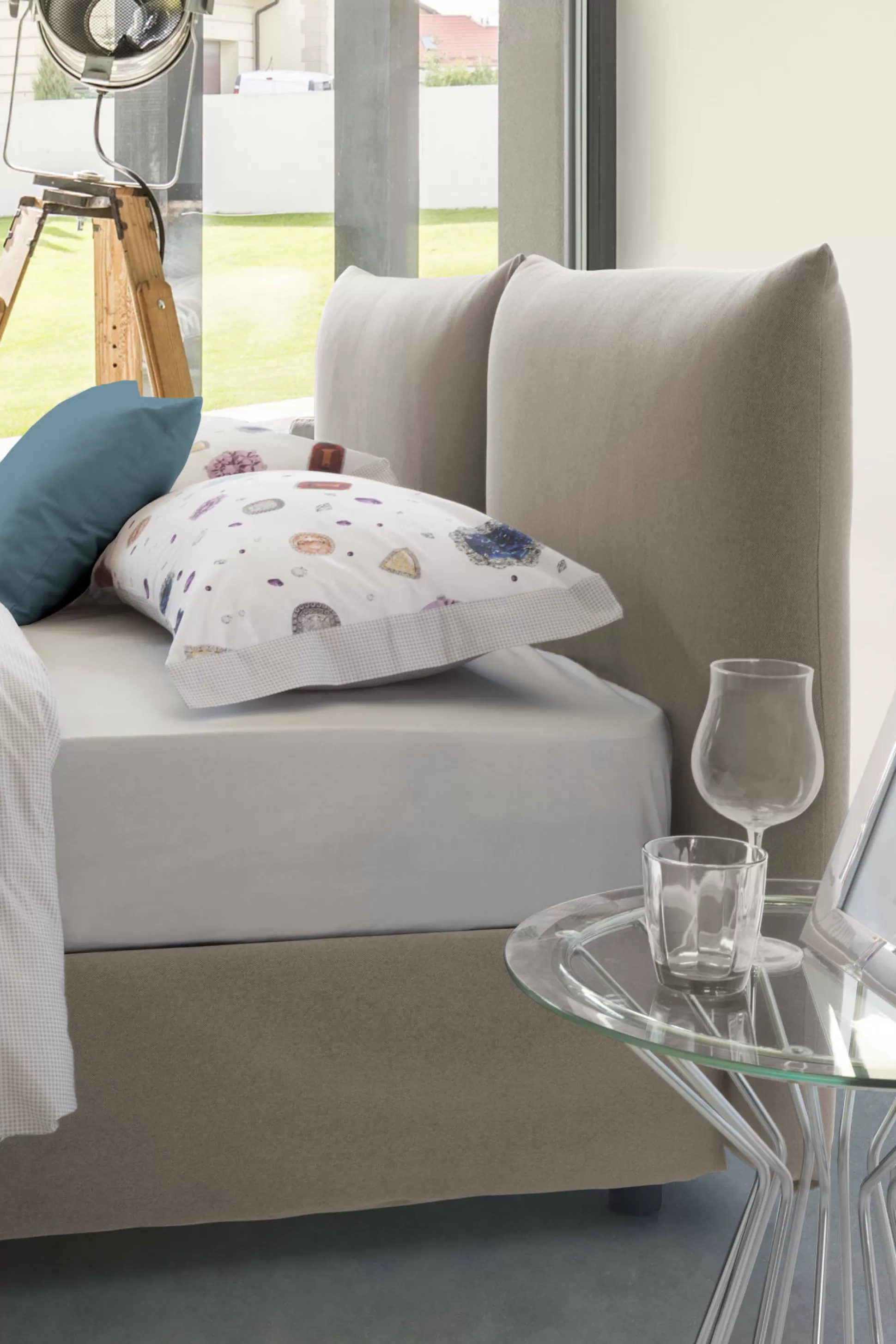 Dmora Letti Matrimoniali<Letto matrimoniale Aghineo, adatto per materasso Cm 160x200,